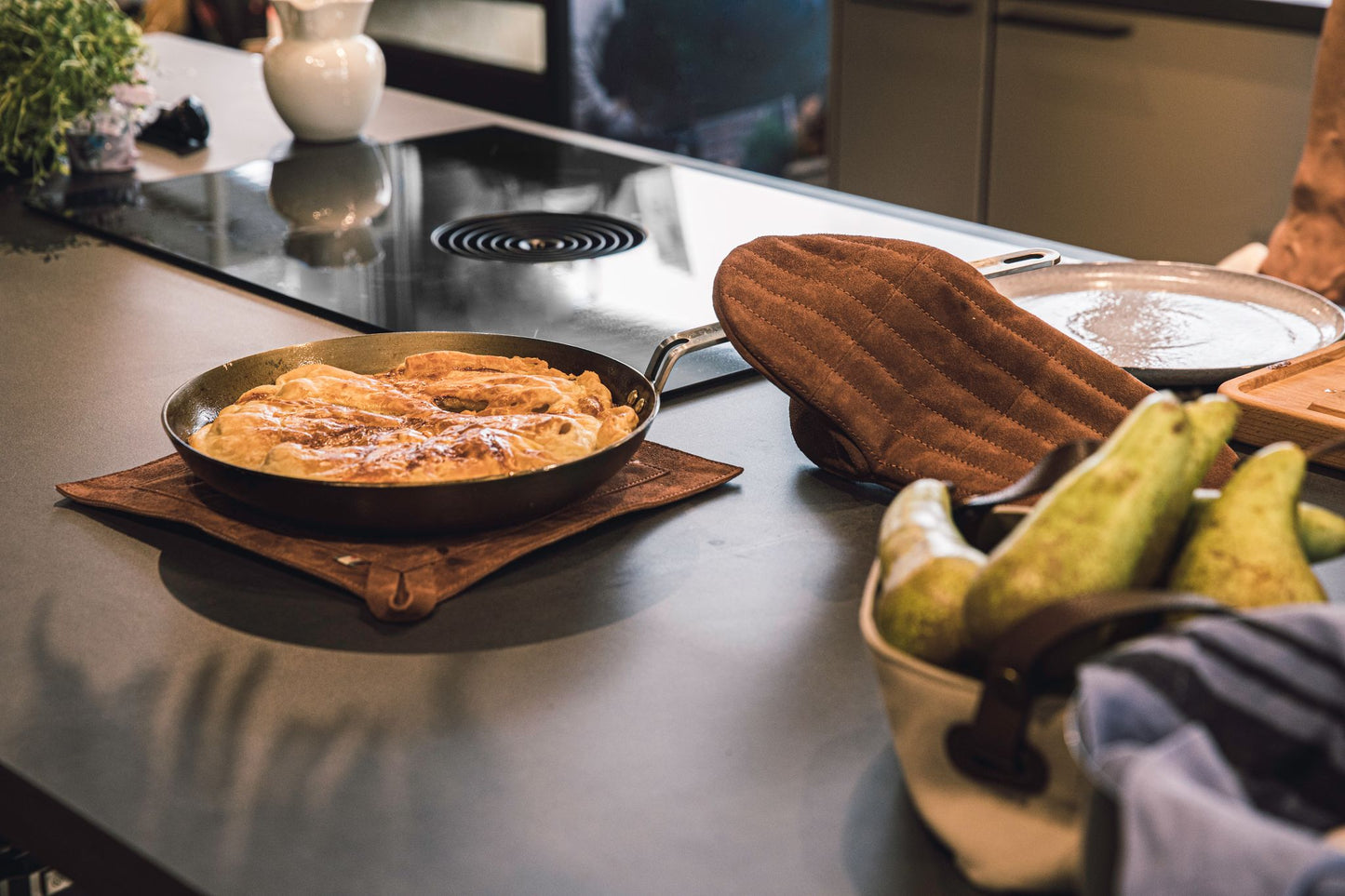 Kolstålspanna med tarte tatin